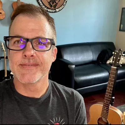 Guitar w Chris / Live internet classes.
