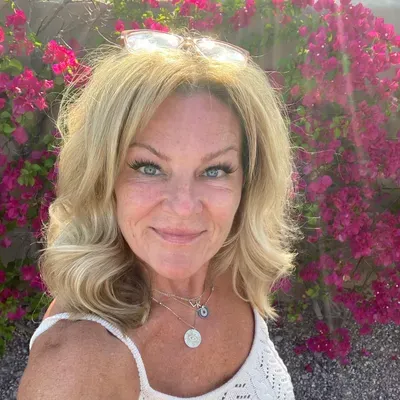 Lisa J Van Erem (organizer/designer)