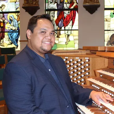 Darren Teaches Piano