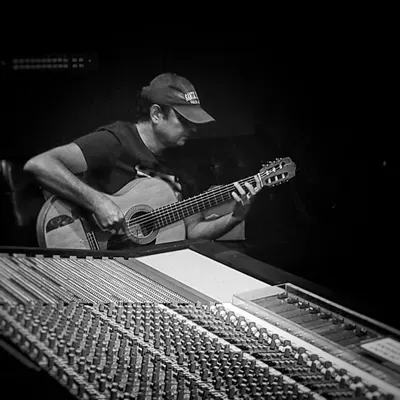 Dariush Khajehnouri-Private Guitar Lessons