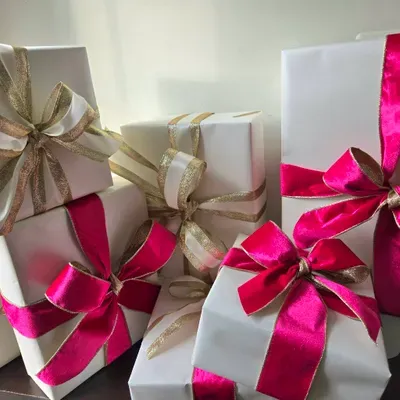 Gift Wrapping, Custom Gift Baskets, & Party Favors