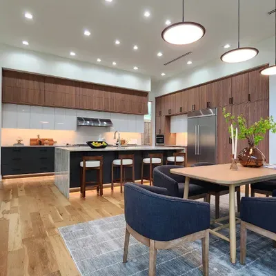 CUSTOM KITCHEN CABINETS. INSTALLER