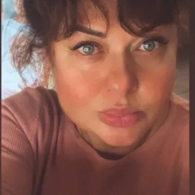 Professional portrait artist Tanya Vorontsova.