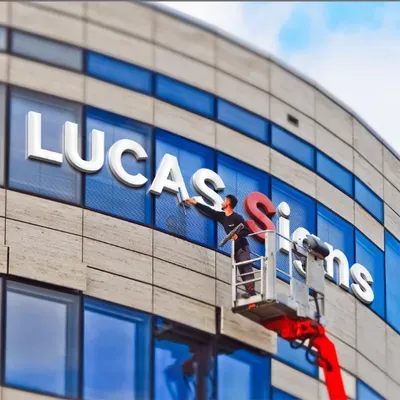 LUCAS Signs & Graphics Studio