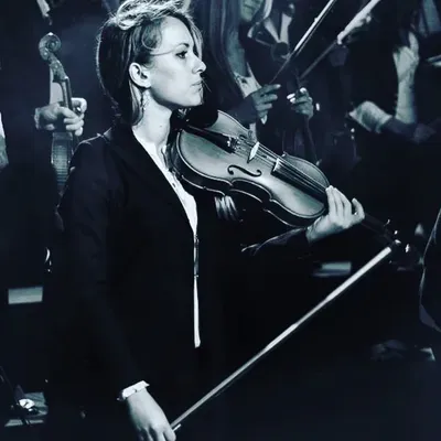 Ela Violinist