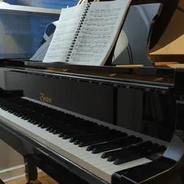 Piano Lessons with Mikkel