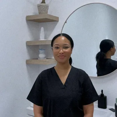 glowwithmebri - Facialist