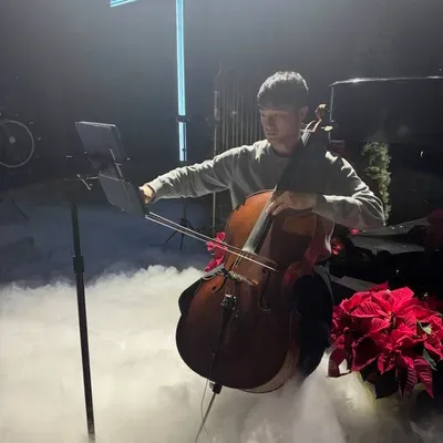 Learn Cello from Cellist Hsin Chen.