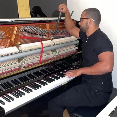 Puig piano tuner