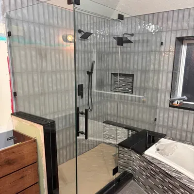 RM GLASS INSTALLATIONS LLC