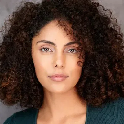 Lola Declet LLC Modeling and Confidence-building