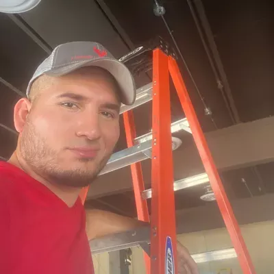 DG David Gonzalez / Electrician/HDM