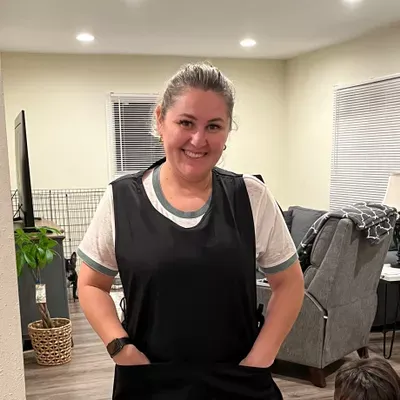 Poliana Ramalho cleaning