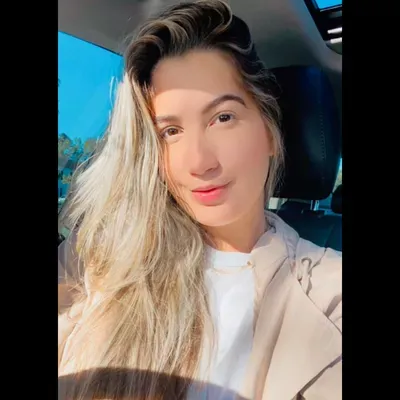Larissa Paula service