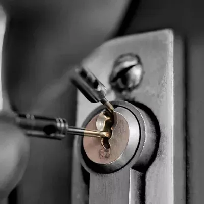 Alex Lock 'N Key