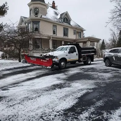 Greenleaf Landscaping and Sealcoating LLC
