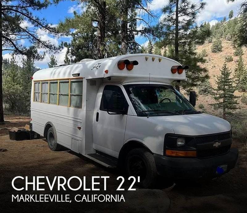 2005 Chevrolet Chevrolet 3500 Express Skoolie 22ft for Sale