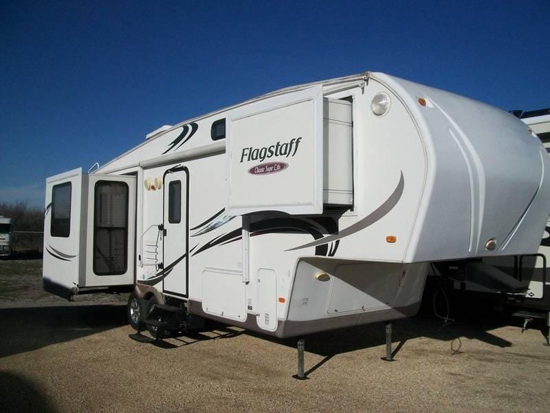 2010 Forest River Forest River Flagstaff Classic Super Lite 8526-RWLS 28ft for Sale