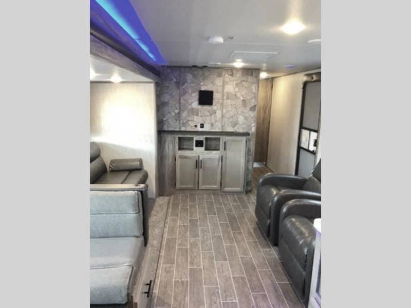 2020 Forest River Forest River RV Cherokee Alpha Wolf 27RK-L 33ft for Sale