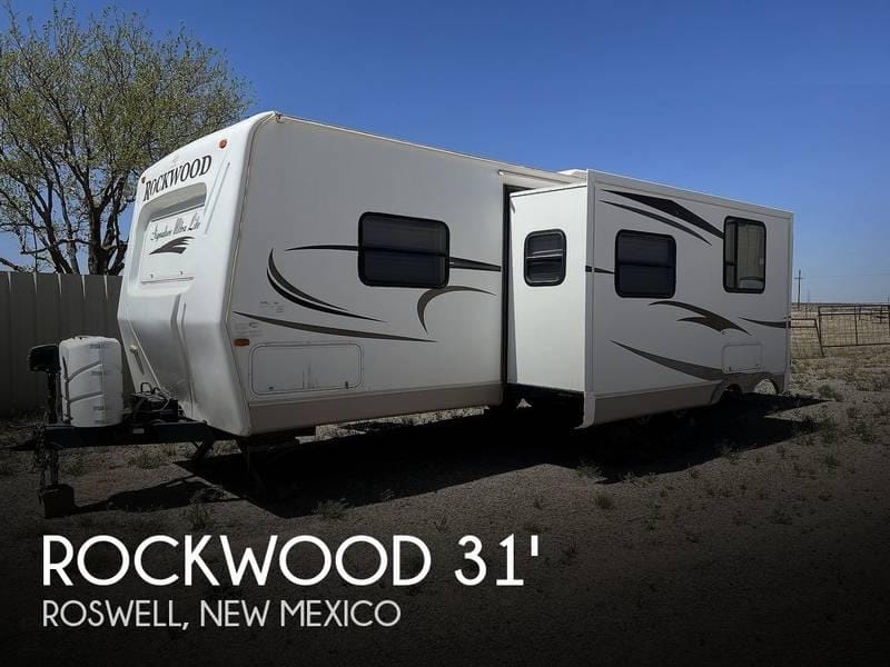 2011 Forest River Rockwood Signature Ultra Lite 8317RKSS 31ft for Sale