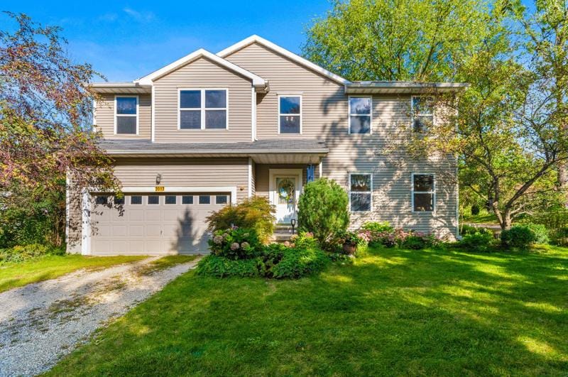 2017 Chalmers Dr, Ann Arbor, MI 48104 - MLS 24001122 for Sale