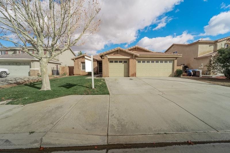 43728 Grandpark Ave, Lancaster, CA 93536 - MLS SR24028735 for Sale
