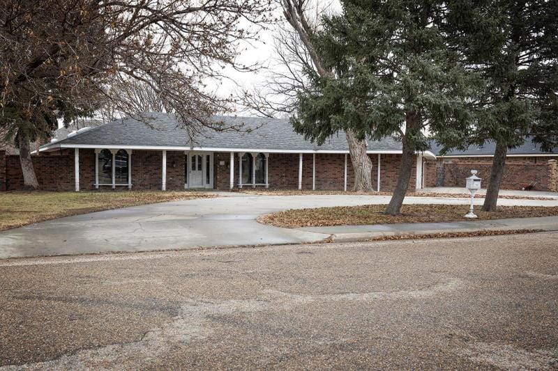 218 Carson Avenue, Dumas, TX 79029 for Sale