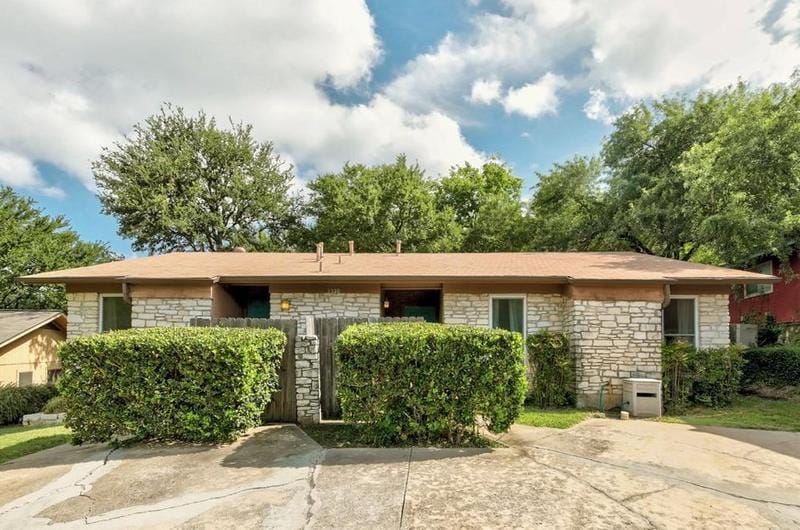 2320 Montclaire St, Austin, TX 78704 - MLS 2658608 for Sale