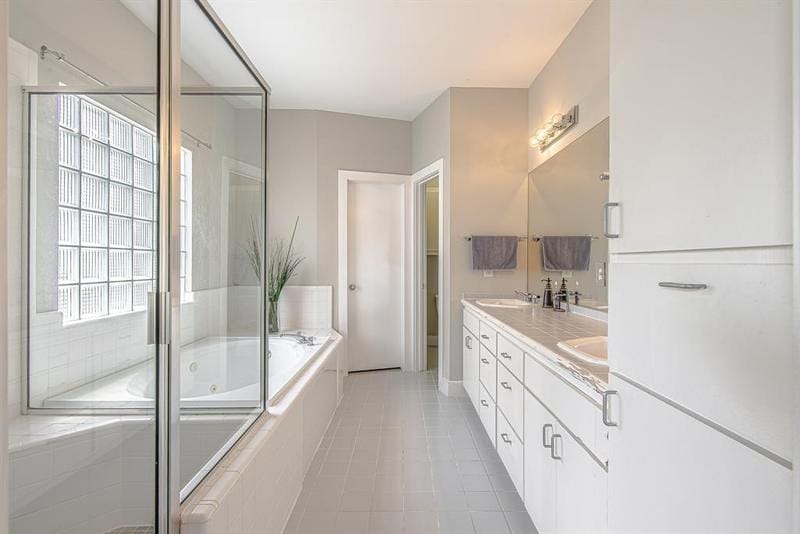 5229 Larkin St, Houston, TX 77007 for Rent