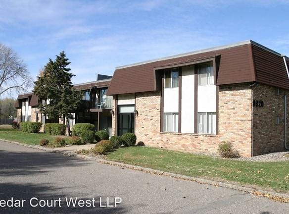 8910 18th Ave S - Bloomington, MN 55425 - Home For Rent