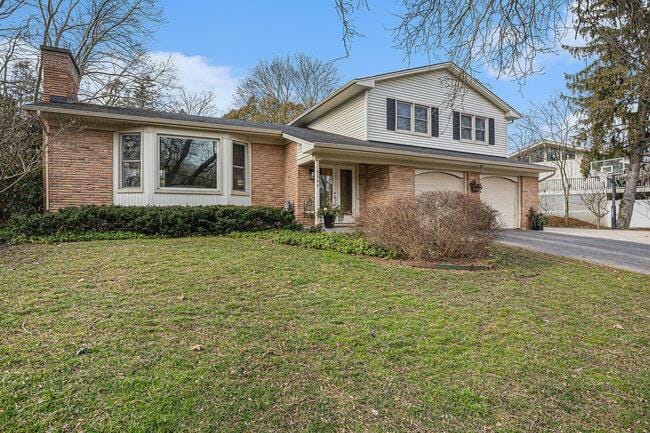 3348 OAK HOLLOW DR SE, Grand Rapids, MI 49546 Single Family Residence For Sale  MLS# 24006885