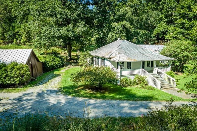 1570 S HELTON RD, Sevierville, TN 37862 Single Family Residence For Sale  MLS# 267487
