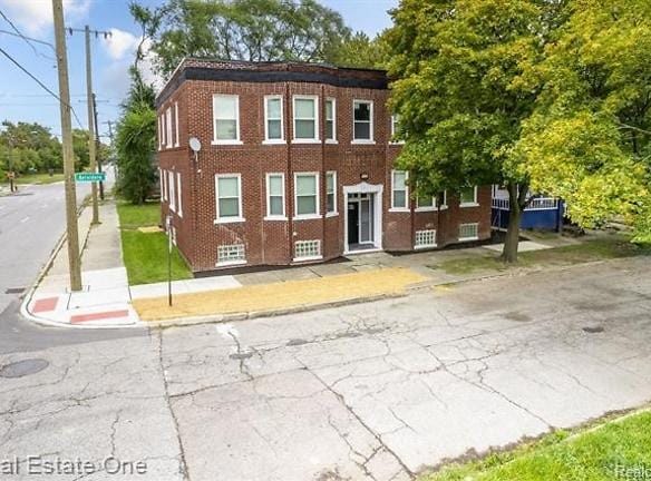 2282 Belvidere St #202 - Detroit, MI 48214 - Home For Rent