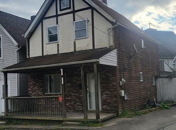 11 Lopella St - Pittsburgh, PA 15212 - Home For Rent