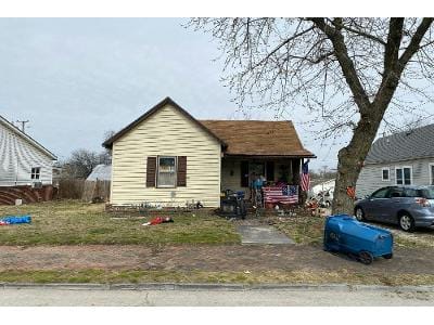 W Chestnut St for Sale