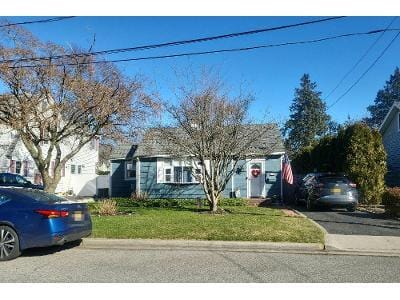7th St for Sale