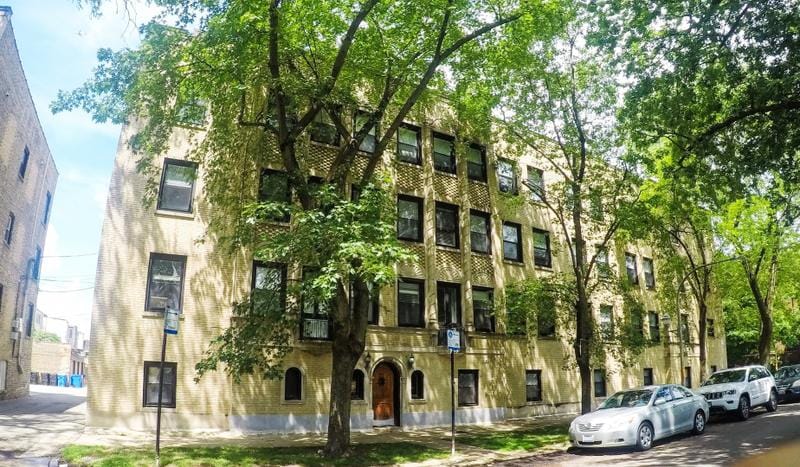 2634 West Glenlake Avenue, Unit C2, Chicago, IL 60659 for Rent