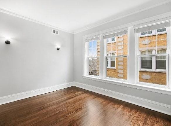 1114 W Glenlake Ave - Chicago, IL 60660 - Home For Rent