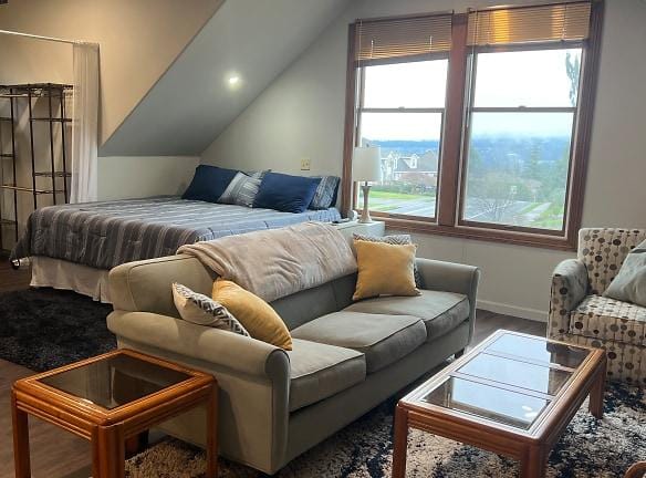 2510 NW Cascade St unit Studio - Camas, WA 98607 - Home For Rent
