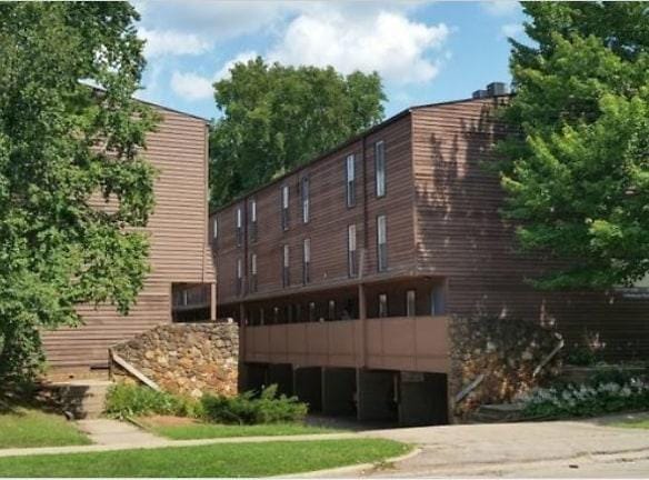 711 W Elm St unit 13 - Urbana, IL 61801 - Home For Rent