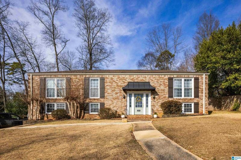 2332 QUEENSVIEW RD, HOOVER, AL 35226 Single Family Residence For Sale  MLS# 21375538