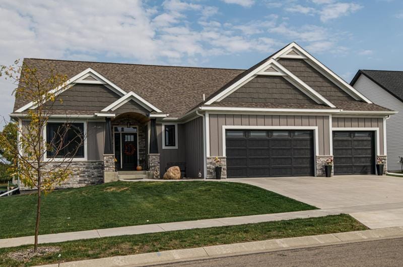 2001 Hagen Ln SW, Rochester, MN 55902 - MLS 6443097 for Sale