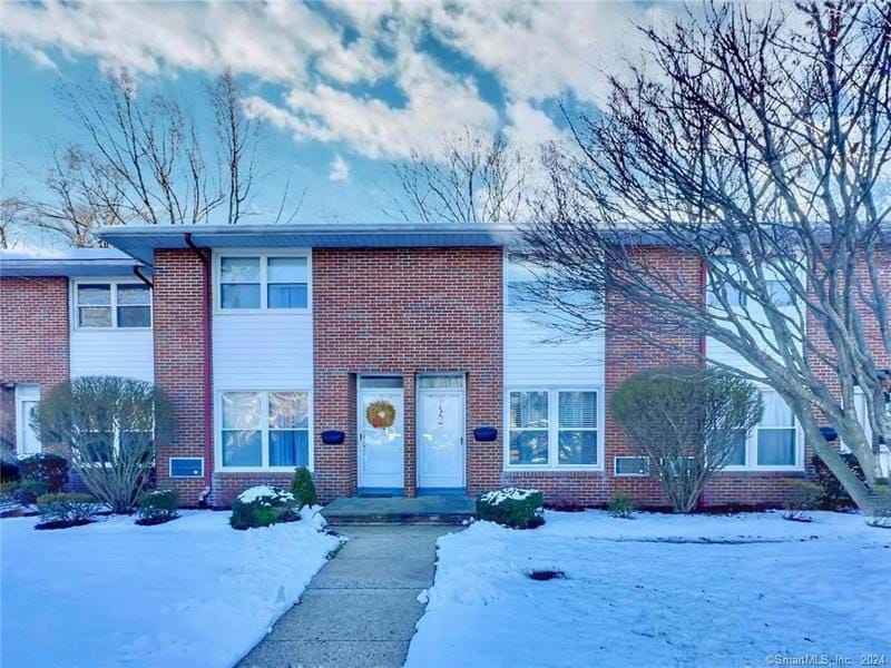 17 WILLOWBROOK CT # 17, Stamford, CT 06902 Condo/Townhouse For Sale  MLS# 170618591