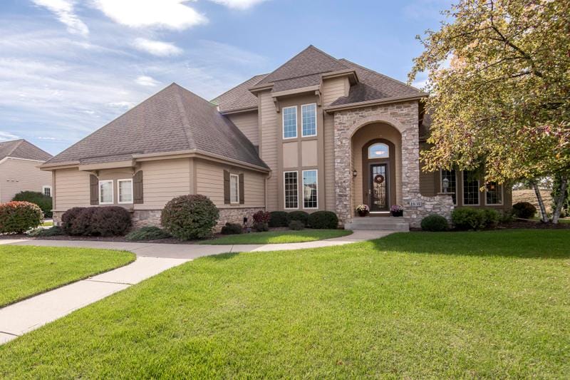 1831 River Lakes Road South, Oconomowoc, WI 53066 for Sale