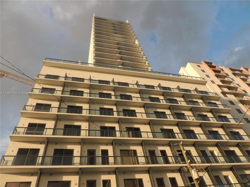 239 Southwest 9th Street, Unit 607, Miami, FL 33130 for Sale