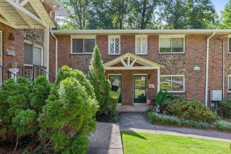 2416 PEACHWOOD CIR NE APT 9, Atlanta, GA 30345 Condo/Townhouse For Sale  MLS# 7336583 for Rent