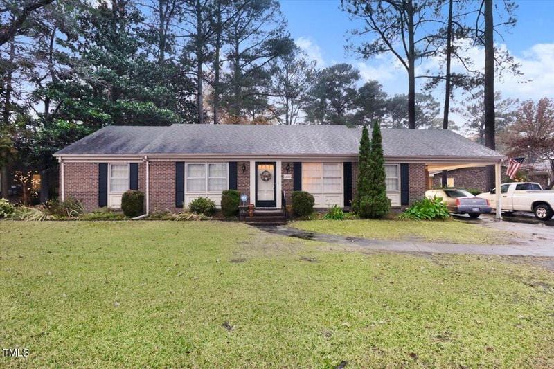 1800 Oakdale Drive West, Wilson, NC 27893 for Sale