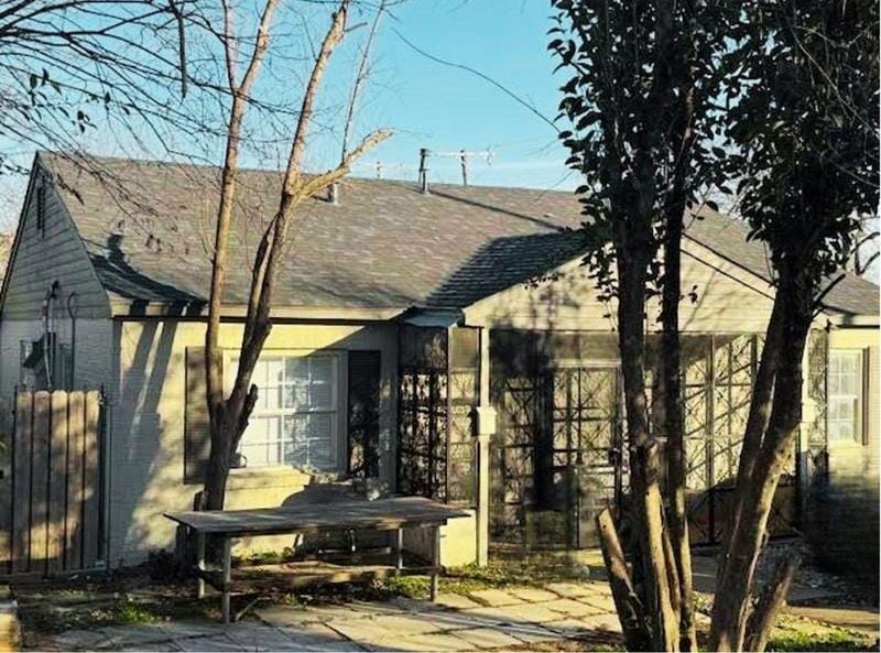 214 N Albrook Dr, Dallas, TX 75211 for Sale