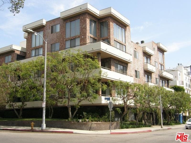 1880 Veteran Ave #208, Los Angeles, CA 90025 - MLS 24-355769 for Sale