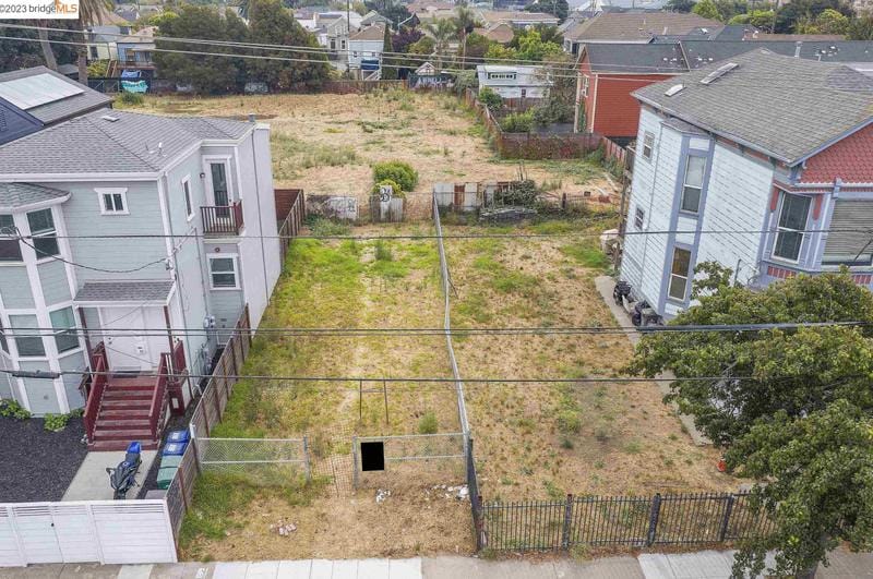 822 Pine St, Oakland, CA 94607 - MLS 41043848 for Sale